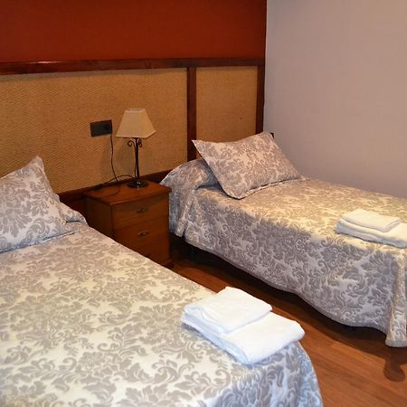 Hostal Pension La Ruta Paterna del Campo ภายนอก รูปภาพ