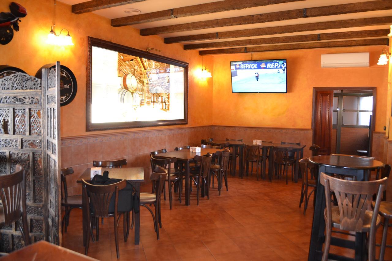 Hostal Pension La Ruta Paterna del Campo ภายนอก รูปภาพ