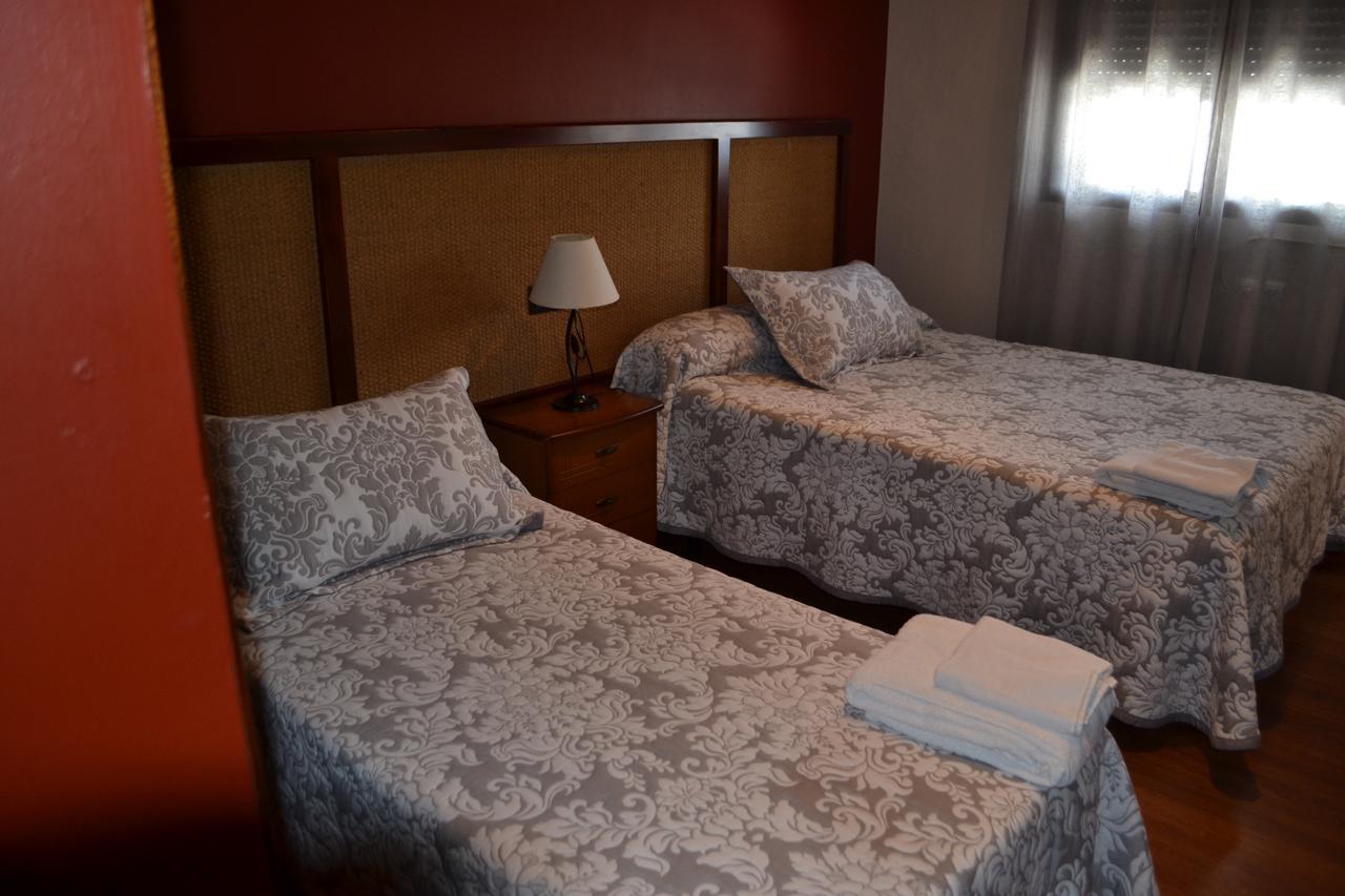 Hostal Pension La Ruta Paterna del Campo ภายนอก รูปภาพ